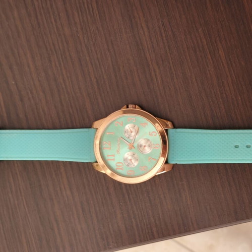 Fashion wristwatch green with rose gold like new