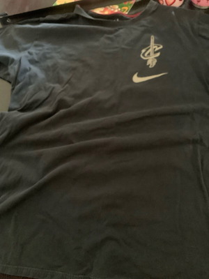 Nike NBA Cleveland Cavaliers T shirt like new XL
