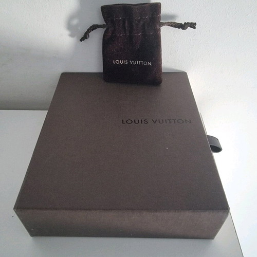 Louis Vuitton gift box like new with velvet pouch