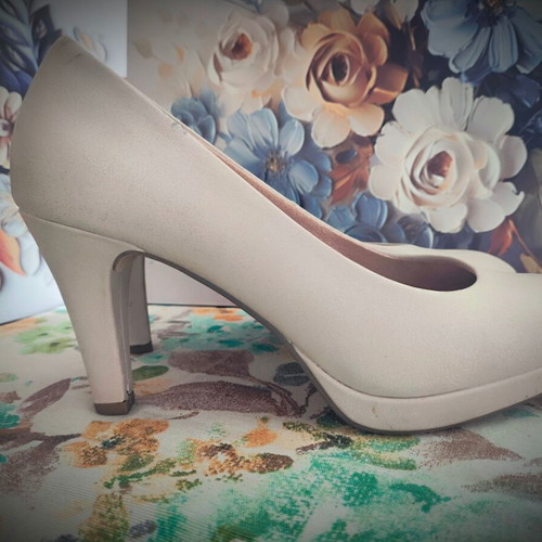Marco Tozzi pumps used, beige ecru, 8 cm heel