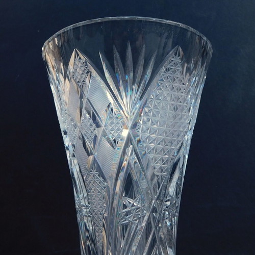 Crystal vase vintage in like new condition with engraved designs