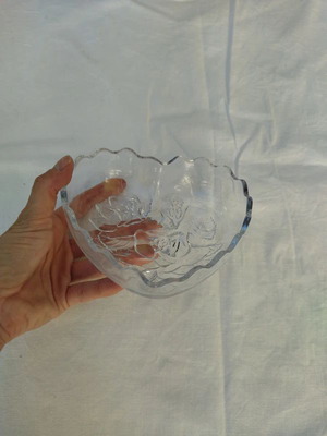 Glass vintage heart-shaped container like new
