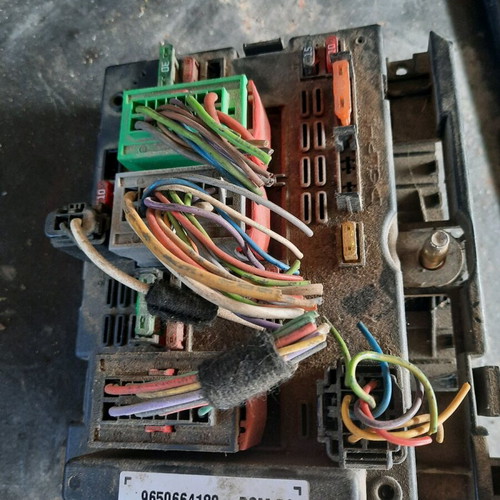 Peugeot 307 fuse box used