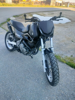 Suzuki XF 650 Scrambler σαν καινούργιο, μαύρο