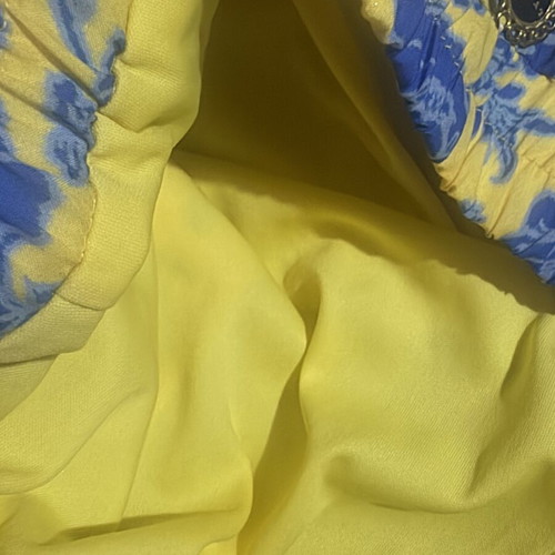 Lynne shorts new, blue and yellow, size 38 medium