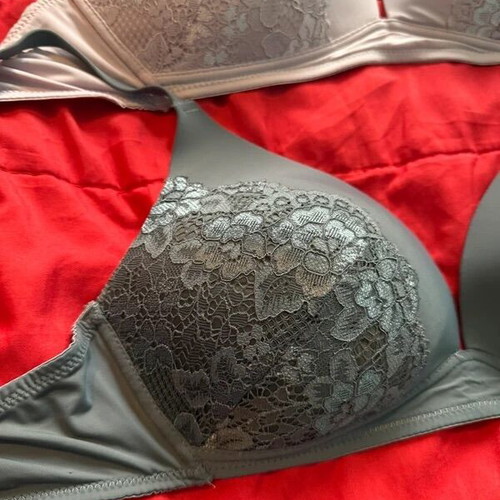 Primark bras 2 pieces size 75D like new, lace balcony style