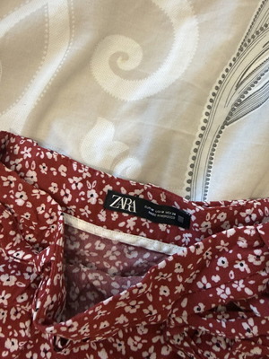 Red summer skirt like new, Zara, fits size S