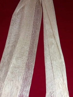 Scarf new with gold thread and fringes