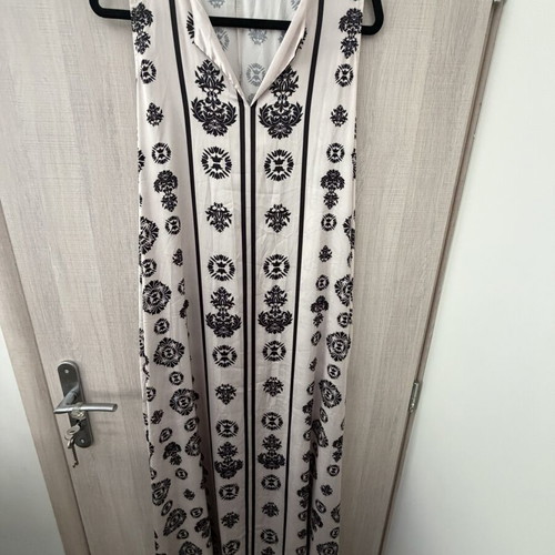 Satin summer dress like new, one size, black and beige