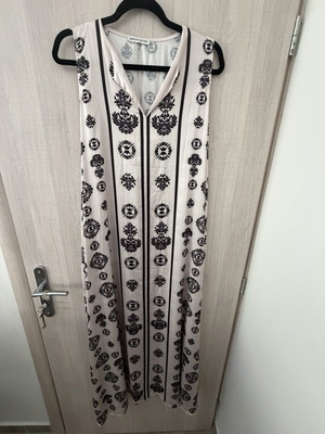 Satin summer dress like new, one size, black and beige