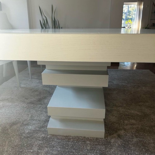 Solid wood Italian dining set extendable with 6 chairs like new