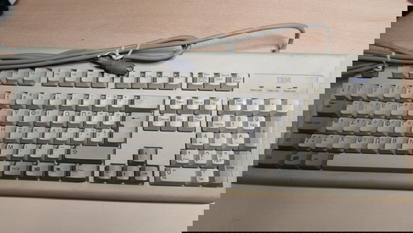 IBM Wired PS/2 Keyboard  Σπάνιο!!