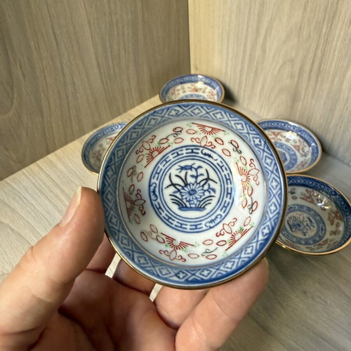 Mini porcelain sauce dishes with rice grain technique, set of 7