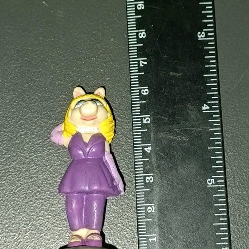 Miss Piggy PVC figure used 1999 The Muppet Show Jim Henson