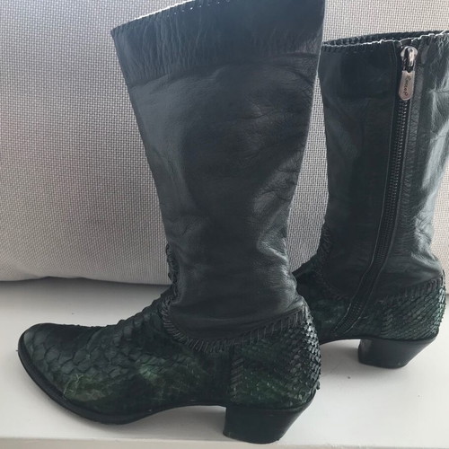 Green leather boots used, size 36.5