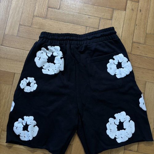 Denim Tears Cotton Wreath sweat shorts, black, size M
