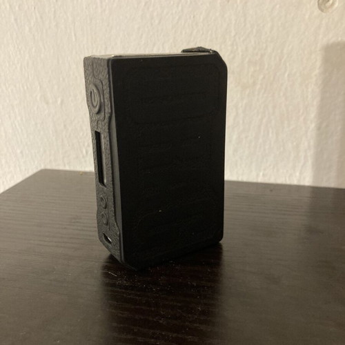 Voopoo Drag 157W vape mod used with case