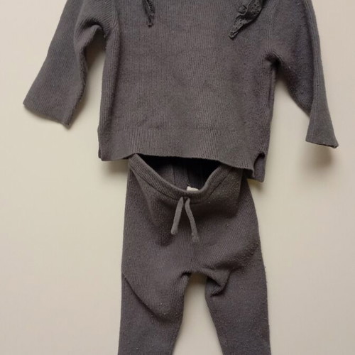 Baby clothing set like new, 9-12 months