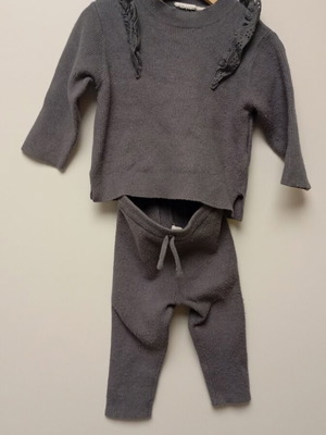 Baby clothing set like new, 9-12 months