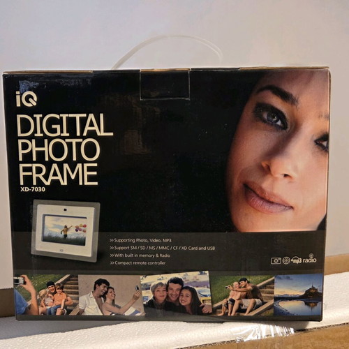 iQ Digital Photo Frame XD-7030 New