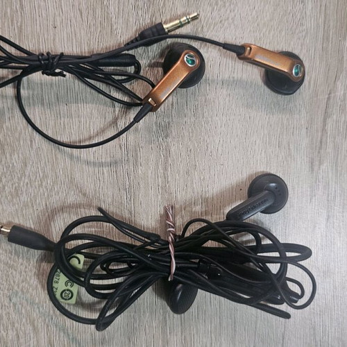 Chargers and headphones Nokia, Sony Ericsson, Samsung, Motorola, Alcatel used