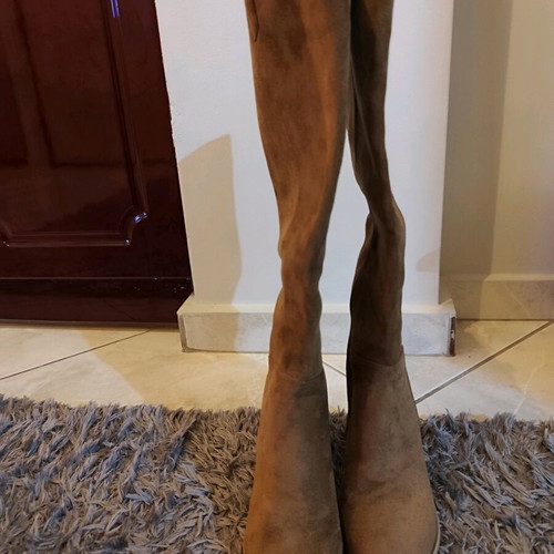 Taba suede boots size 39 new
