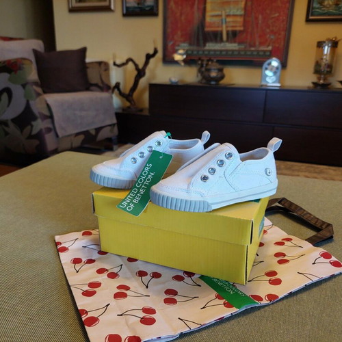 Benetton children's sneakers size 25, white
