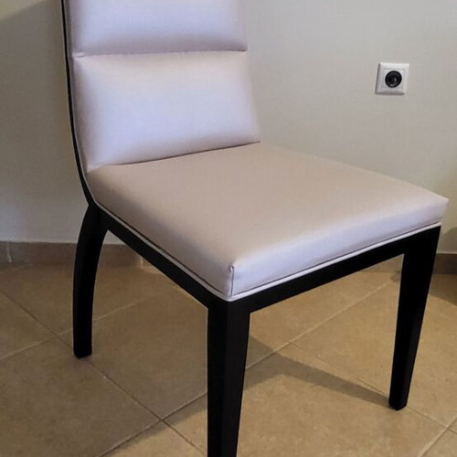 Dining chairs set of 6 with beige faux leather like new
