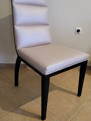 Dining chairs set of 6 with beige faux leather like new