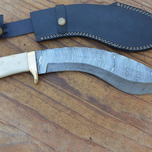 Custom Made Vintage Damascus Collectable Hunting Knife from The Eagle Collect 5747