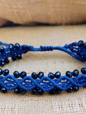 Ръчно изработена бохо гривна Macrame като нова с Royal Blue и черни кристали