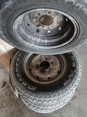 Nissan 720 4x4 rims used, set of 6, steel 6x139.7 bolt pattern