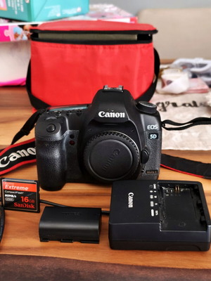 Canon EOS 5D Full Frame DSLR σαν καινούργιο με φορτιστή, μπαταρία, 16GB CF κάρτα