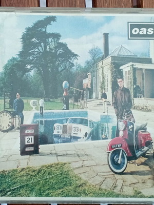 Oasis To Be Here Now CD like new