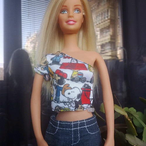 Barbie flexible body like new from 2000, 30 cm height