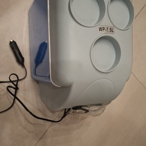 Portable electric cooler 7.5 liters like new with heating and car adapter