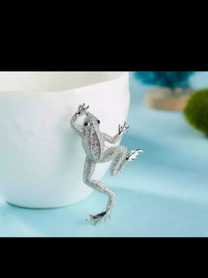 Frog Brooch new, crystal, silver color