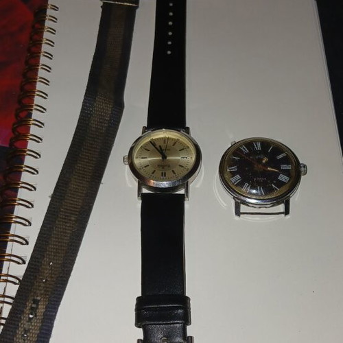 Vintage wristwatches like new, various models from World War II, non-working