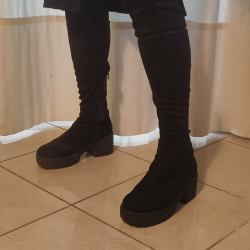 Black women's boots size 37, classic style