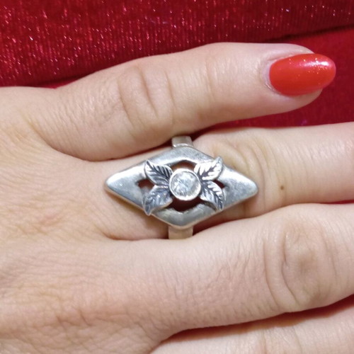 Silver 925 vintage ring new with zircon stone