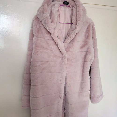 Fluffy women's fur pink like new, one size