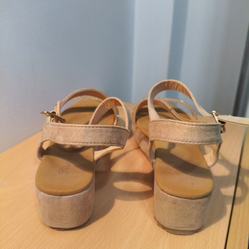 Lisa-w Beige Platform Sandals Like New, Size 38, Strass Details