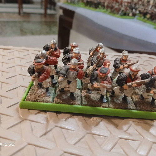 Empire Handgunners 13 plastic models like new, painted