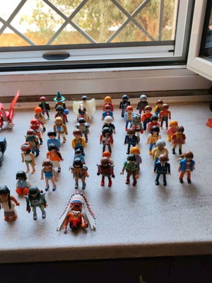 Playmobil used, 52 figures with horses and dragon