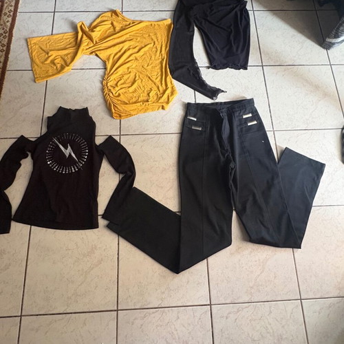 Y2K Style Clothing Set of 4 Pieces Like New