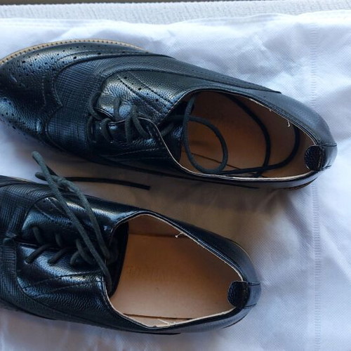 Diamantique women's black Oxford shoes used
