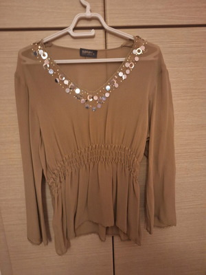 Sarah Lawrence tunic like new, gold with decorated neckline, XL