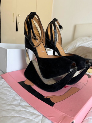 Jeffrey Campbell παπούτσια με διαφάνειες στο τακούνι