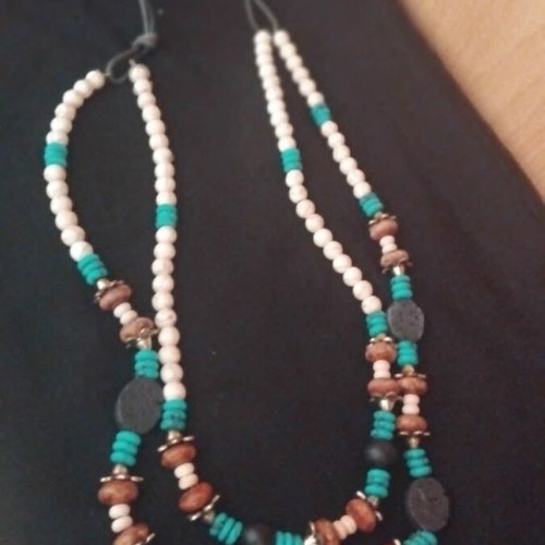Necklace with stones and volcanic lava, like new, 2 strands 44 cm