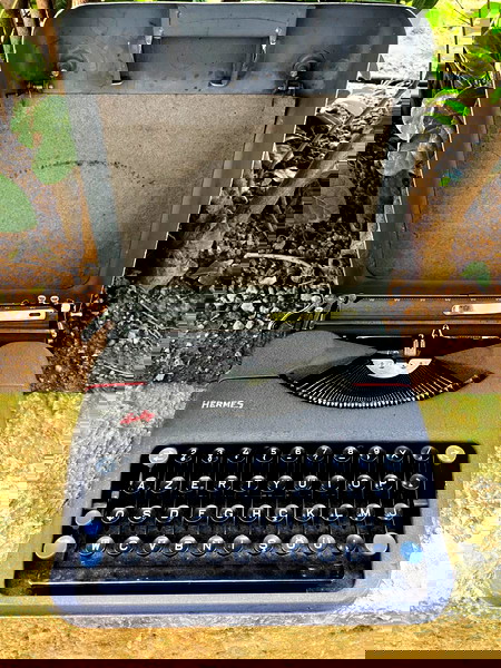 hermes baby typewriter 1948
